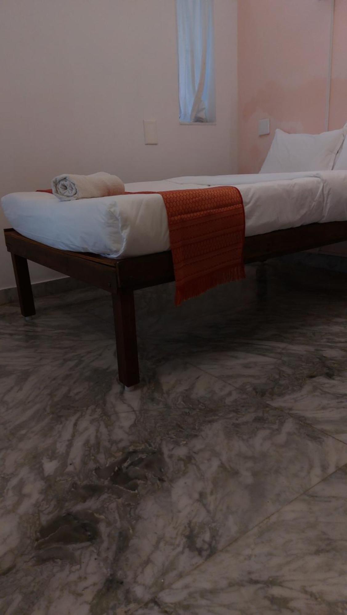 26 Laporte Pondicherry Exteriör bild